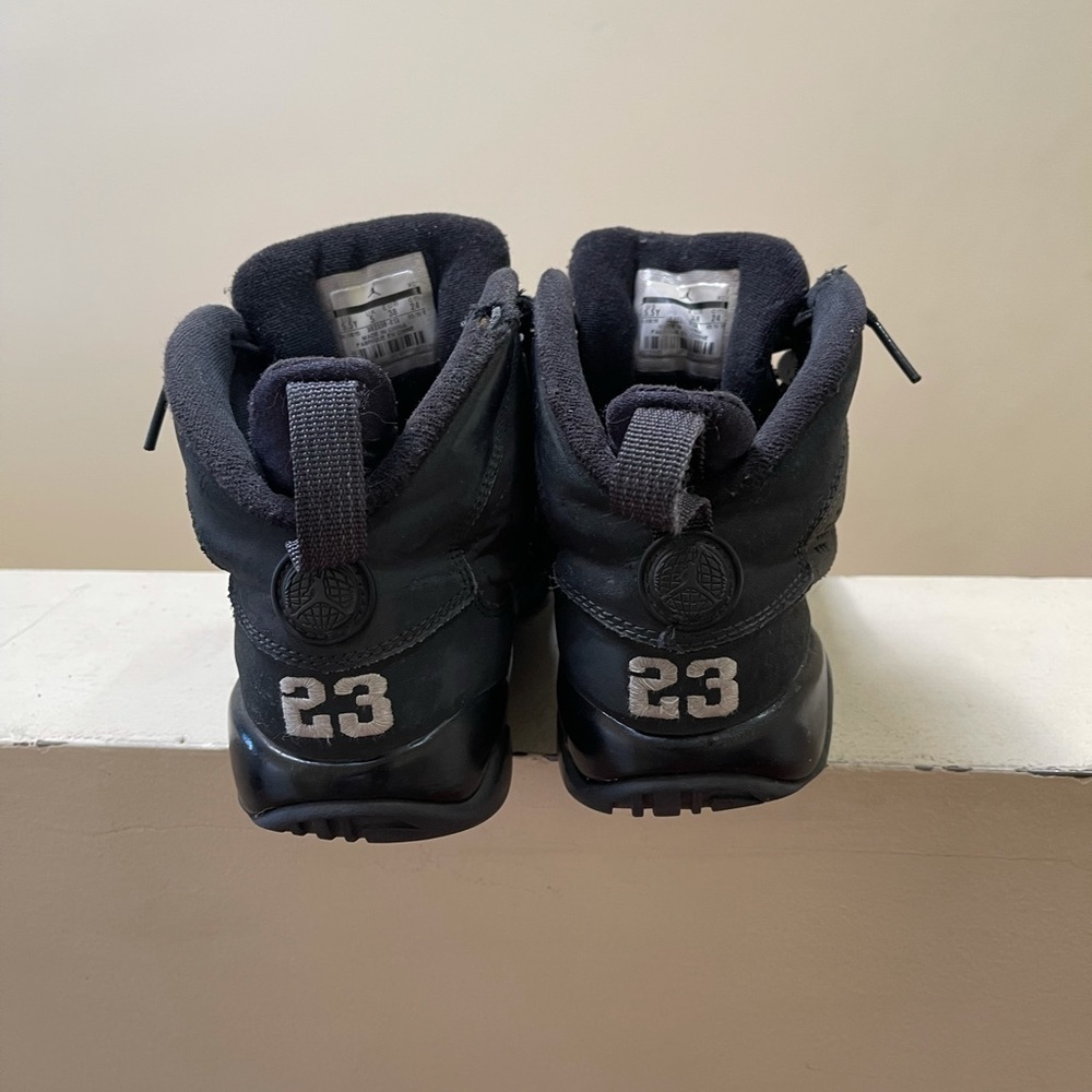 Air Jordan - Picture 4 of 5